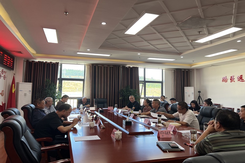 路橋集團(tuán)召開“共建三十載，同行筑路夢”座談會(huì)