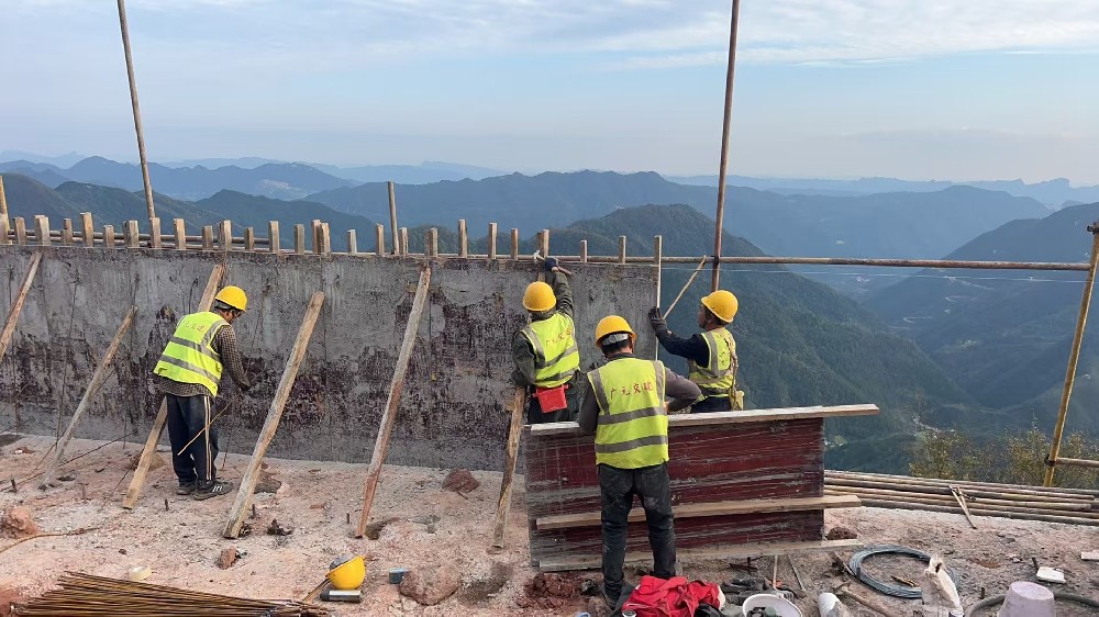 筑路修橋后，群山闊然時(shí) ——?jiǎng)﹂w縣下寺至利州區(qū)月壩公路項(xiàng)目（三個(gè)石至硝洞埡段）高質(zhì)量建設(shè)側(cè)記