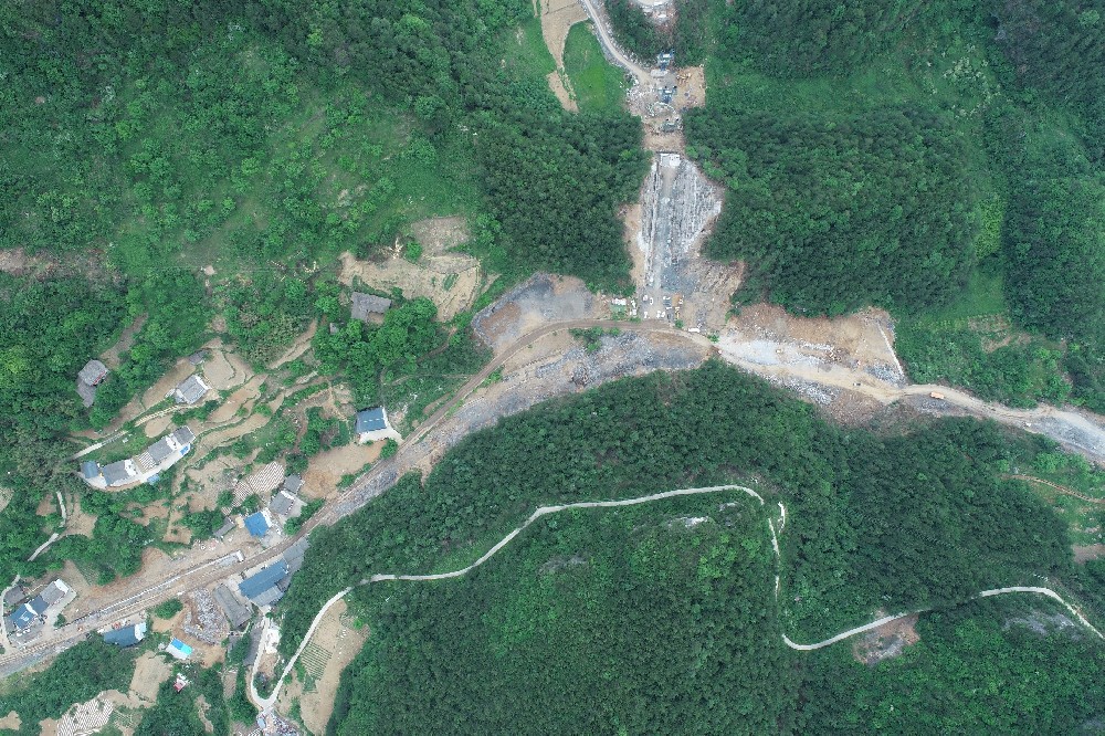 曾榮路改建工程全面提速，跑出建設(shè)“加速度”